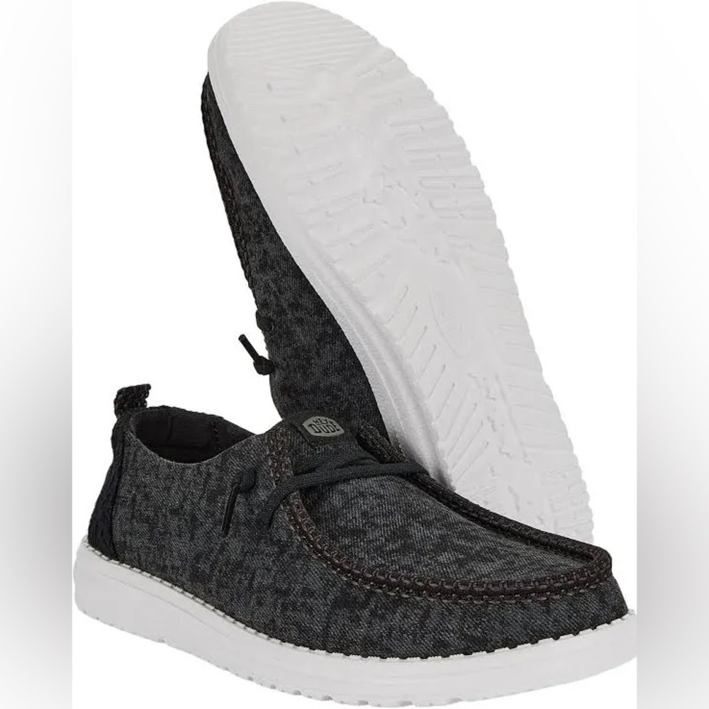 Wendy Perf Canvas Shoes - Black